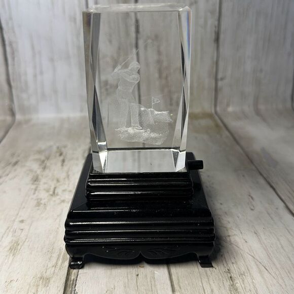 Vintage Laser Cut Lighted Paperweight Art Glass Golfer Clear Glass Lighted Base - Picture 2 of 8